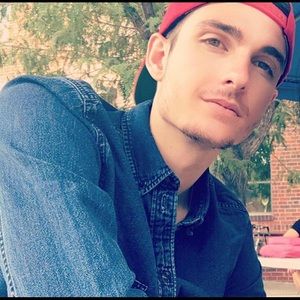 Meet your Posher, Logan